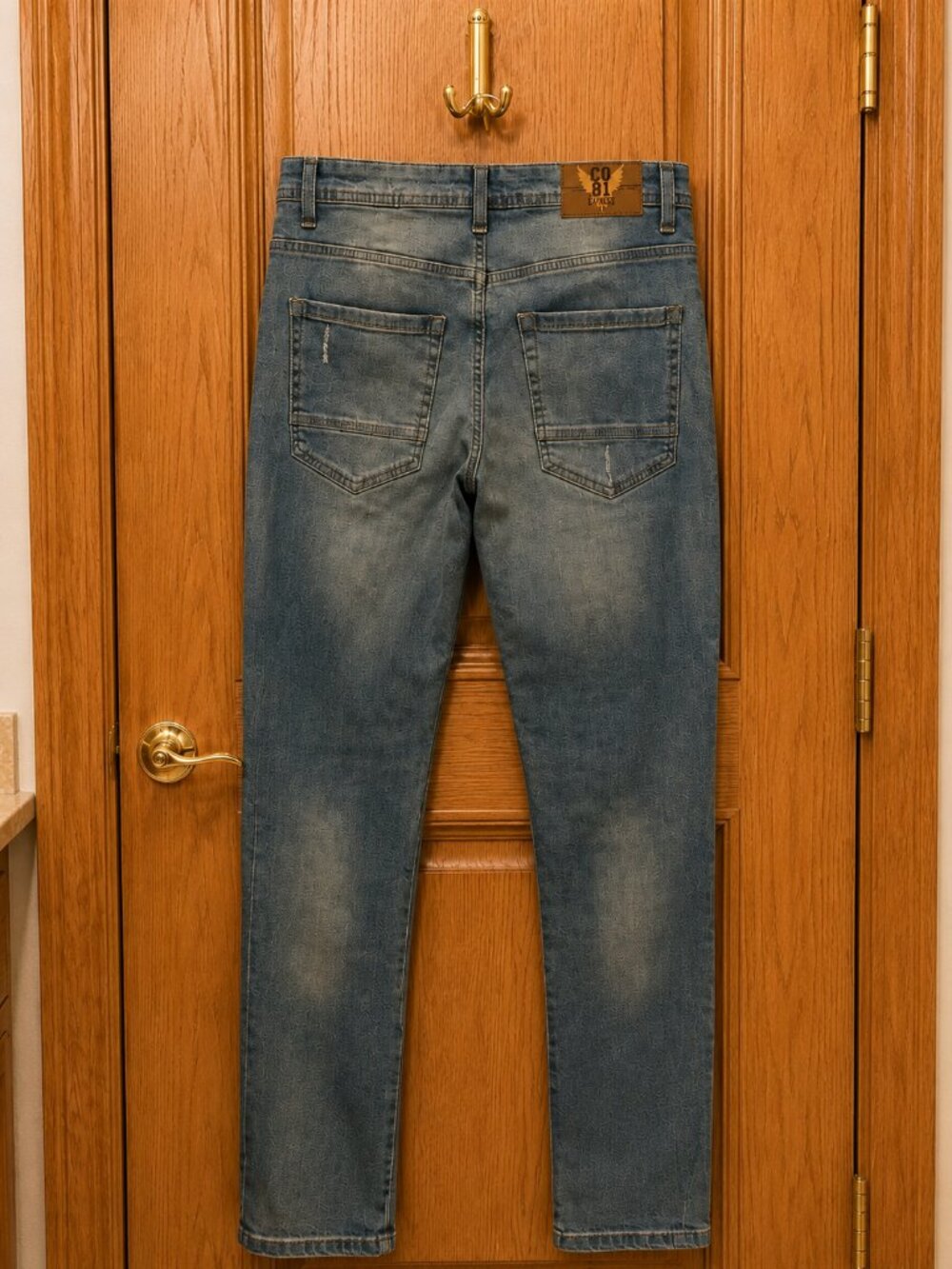 Company 81 Distressed Blue Mid-Rise Slim Straight Jeans Women's Size 30 - Picture 3 of 7